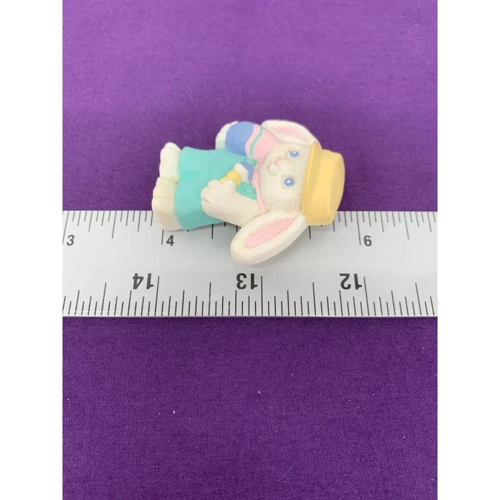 Hallmark Crayola Boy Easter Trimmer VTG Easter Bunny Painter 2